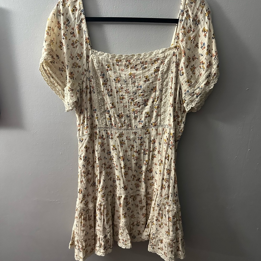 American Eagle Floral Cream Women's Dress